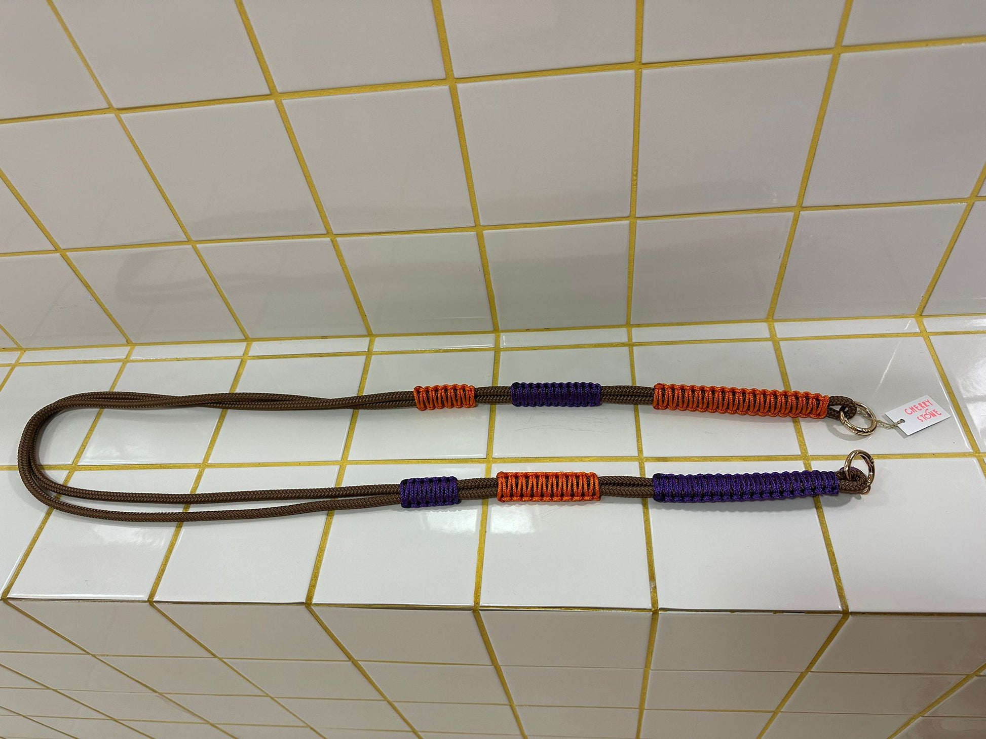 Cherry Stone Handgemachte Handykette Aufgeweckt