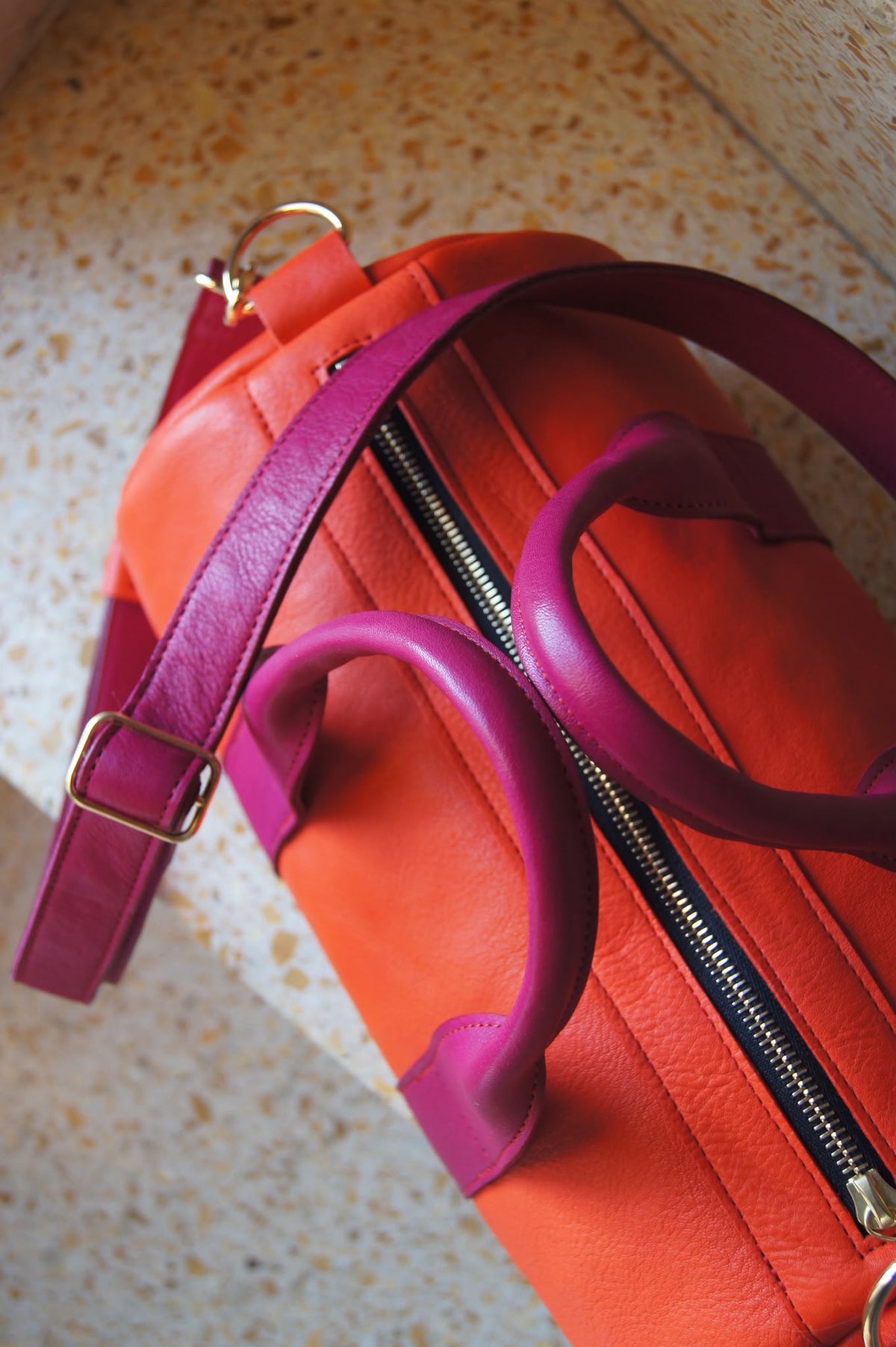 Petit Mai Duffel Bag | orange / pink Aufgeweckt