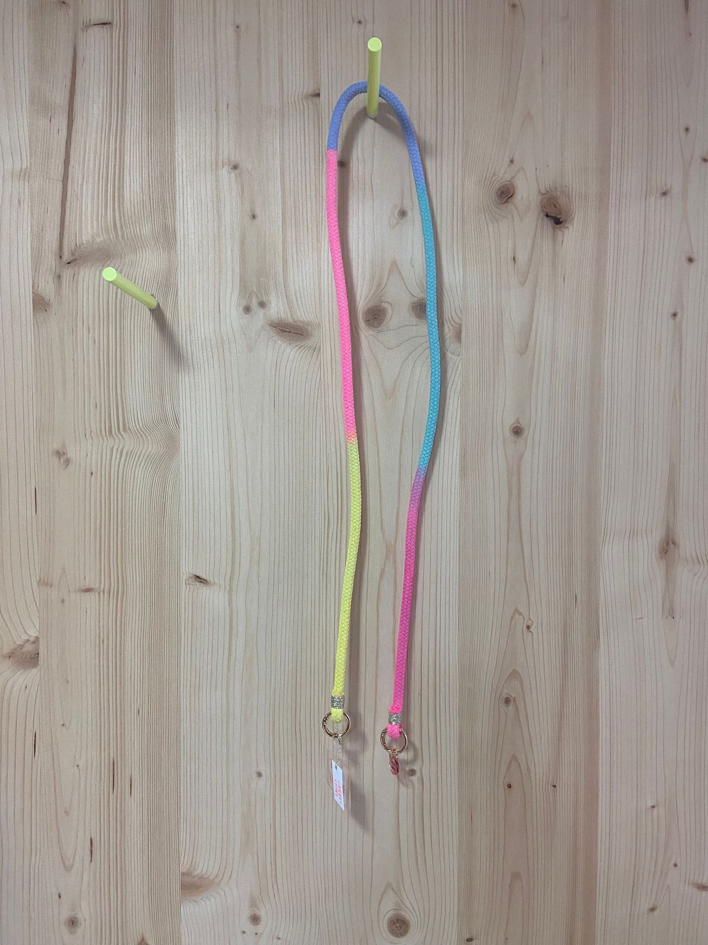 Cherry Stone Handgemachte Handykette Aufgeweckt