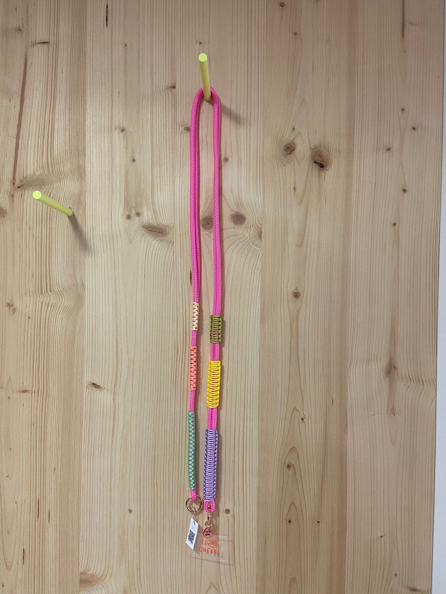 Cherry Stone Handgemachte Handykette Aufgeweckt