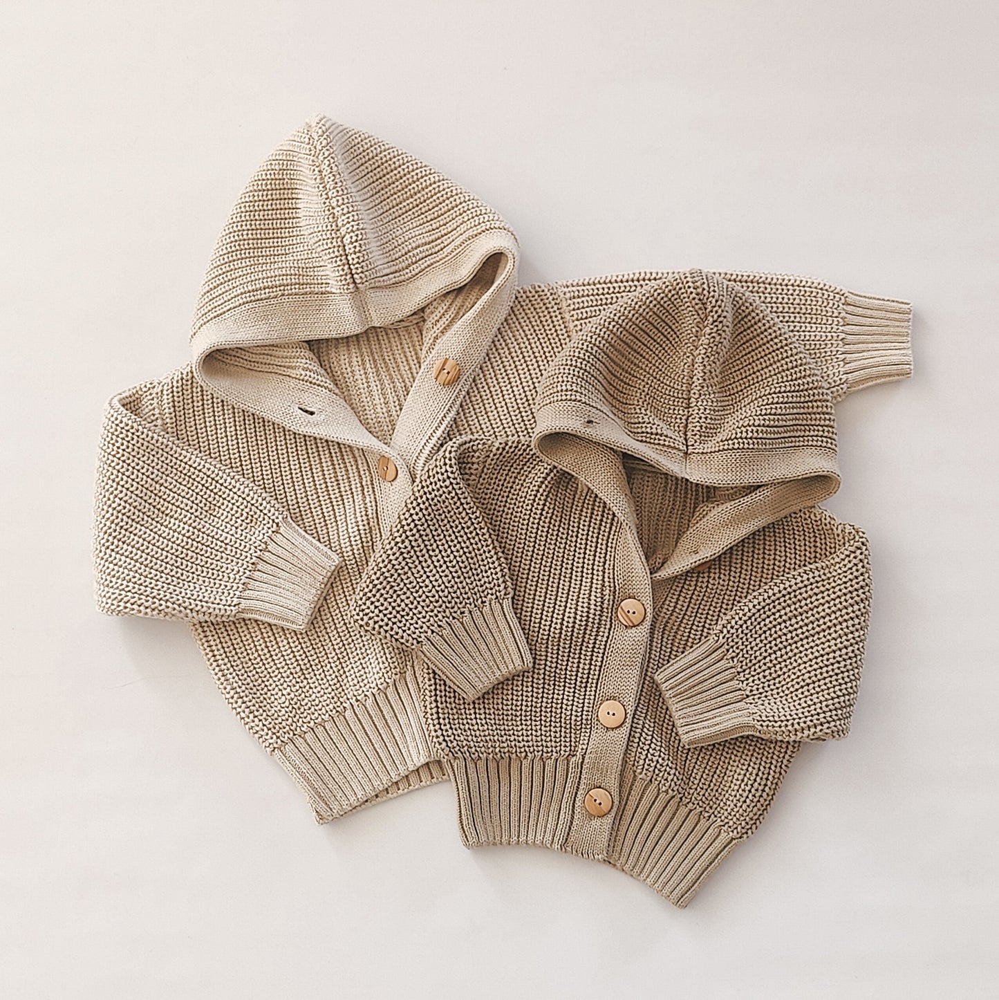 romi. Chunky Knit Cardigan | Oat Aufgeweckt