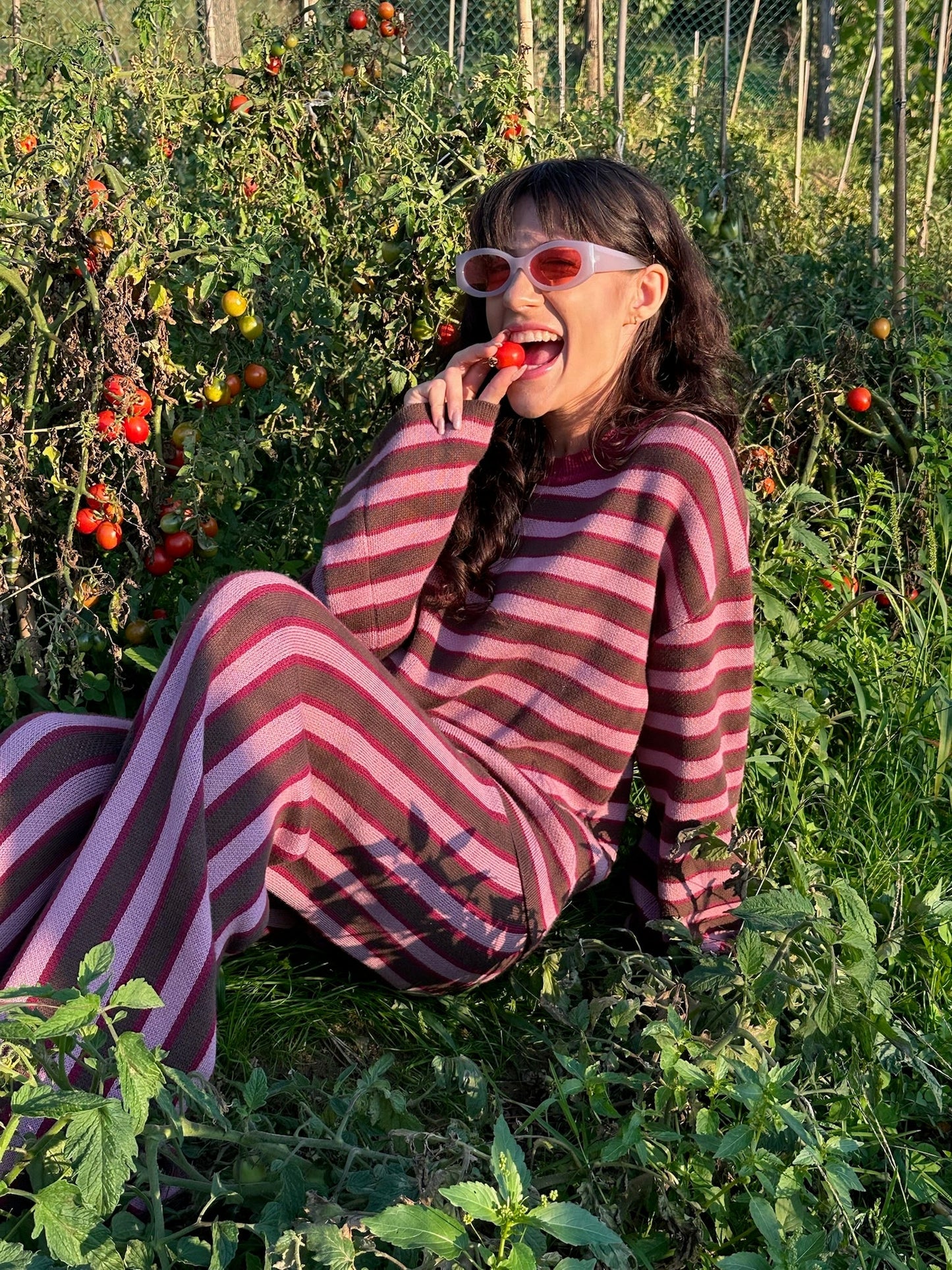 Happymess Sweater aus Bio-Baumwolle | berry stripes Aufgeweckt