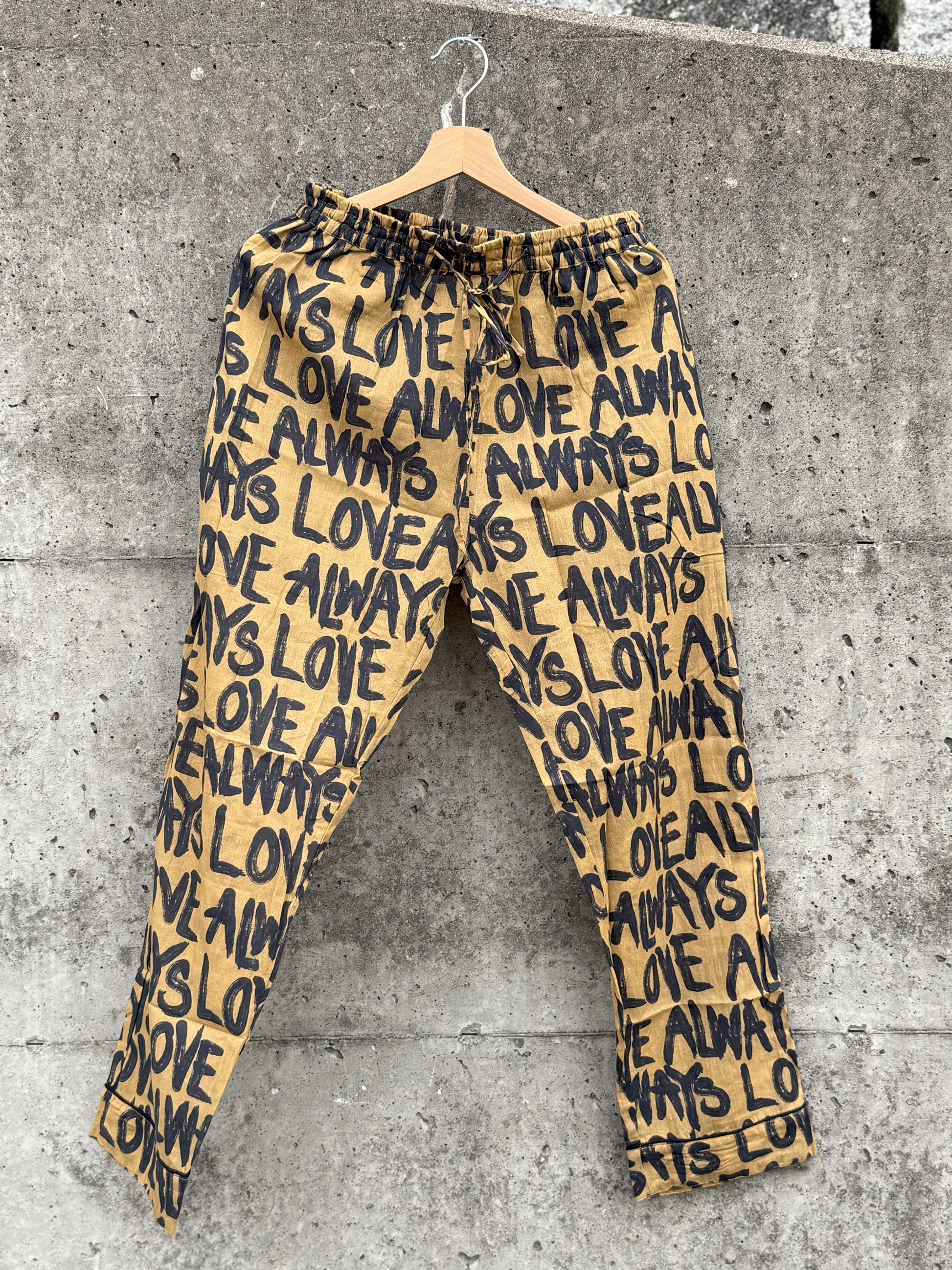 Chaaval Milla Hose | Schwarz auf Feige | pre-order Mitte Mai Aufgeweckt