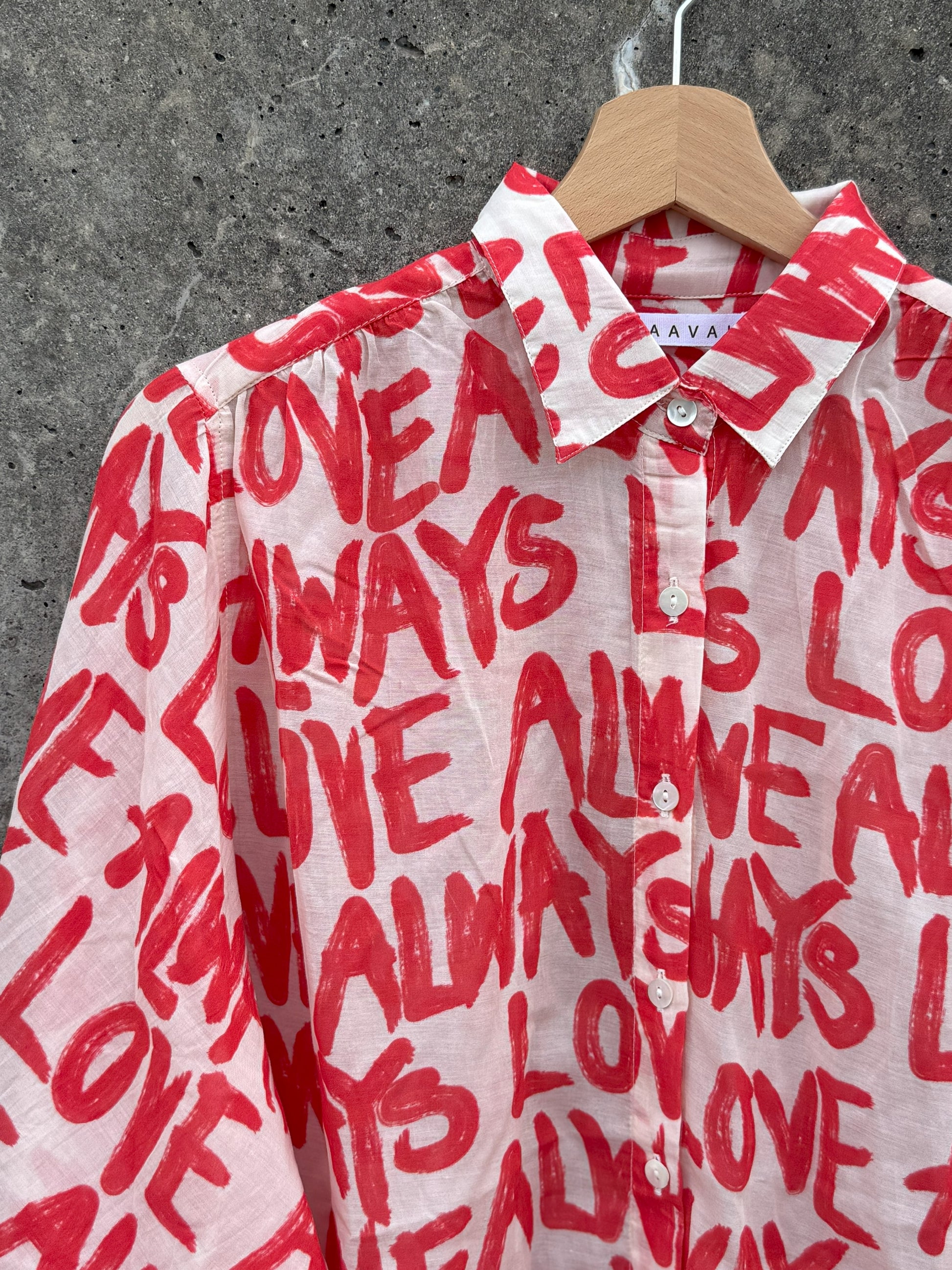 Chaaval Alma Bluse | Rot auf Creme | pre-order Mitte Mai Aufgeweckt