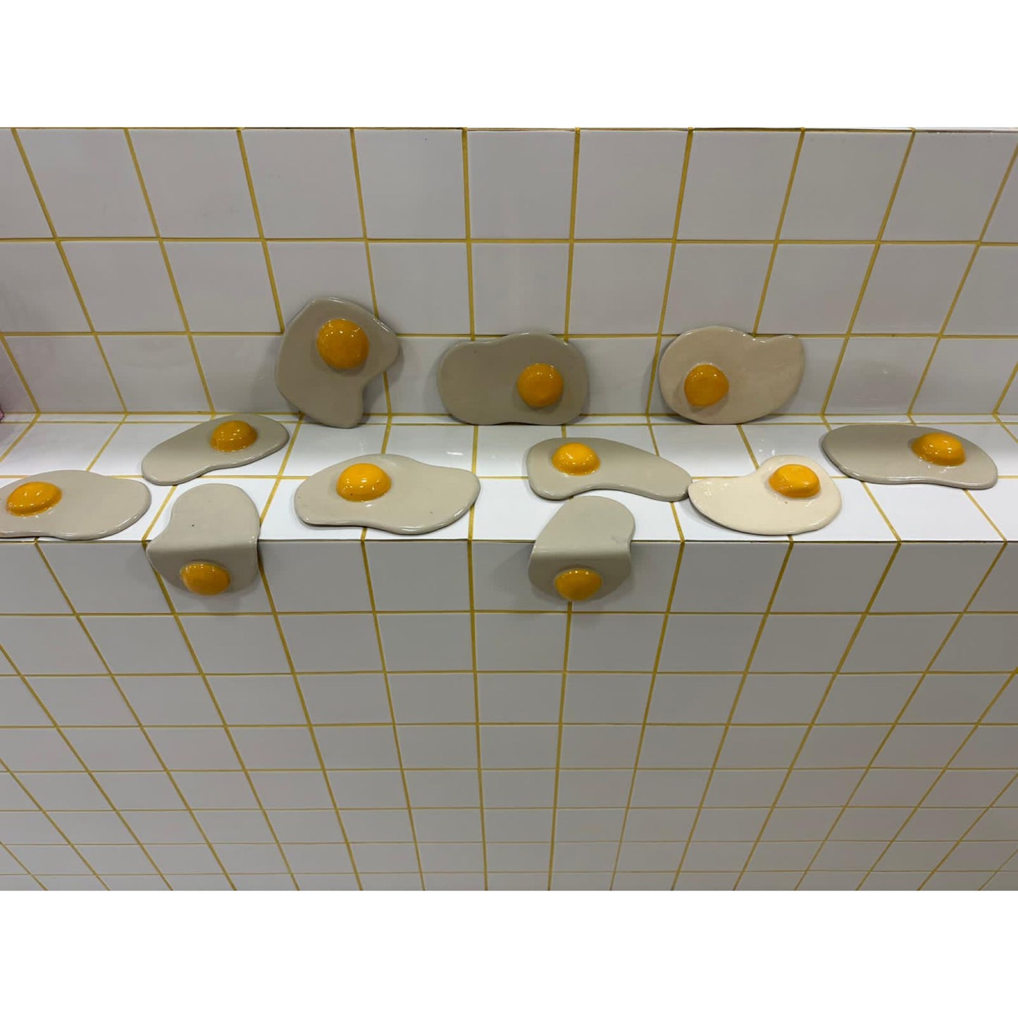 Aufgeweckt Spiegeleier aus Ton Aufgeweckt