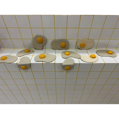 Aufgeweckt Spiegeleier aus Ton Aufgeweckt