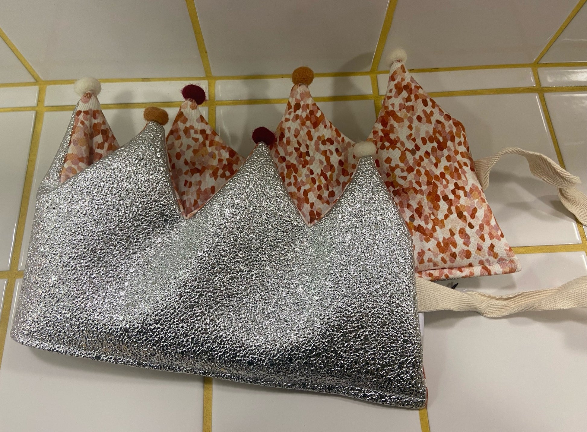 yep. i am handmade Stoffkrone | Geburtstagskrone Silber Glitzer Aufgeweckt