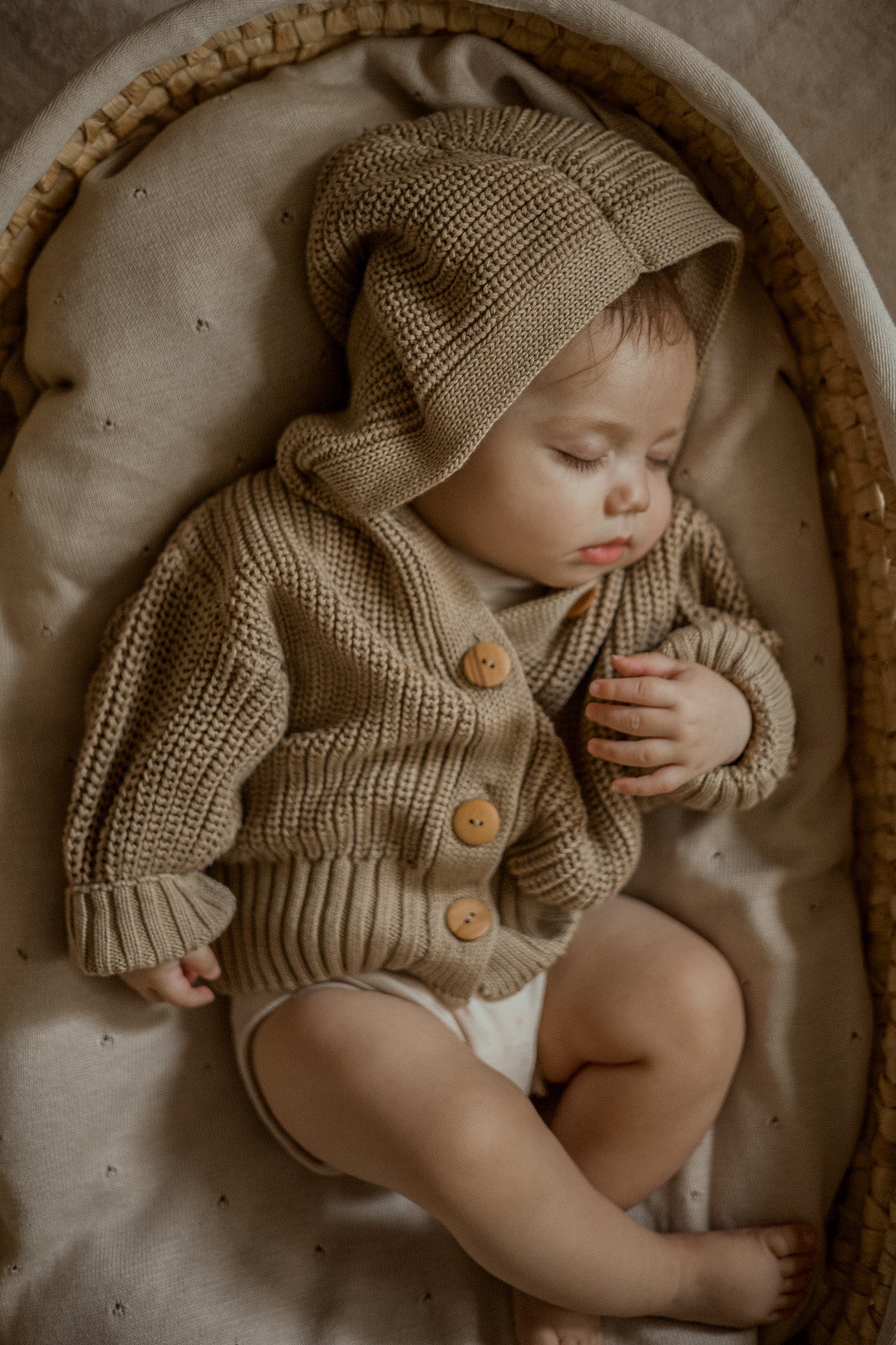 romi. Chunky Knit Cardigan | Sand Aufgeweckt