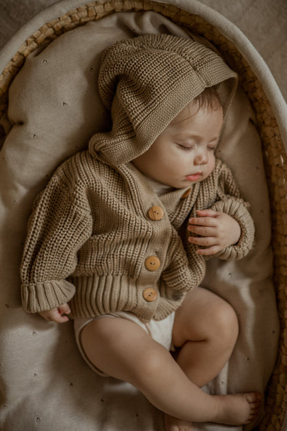romi. Chunky Knit Cardigan | Sand Aufgeweckt