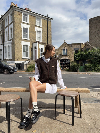 Happy Mess Merino Weste | Chocolate Brown Aufgeweckt