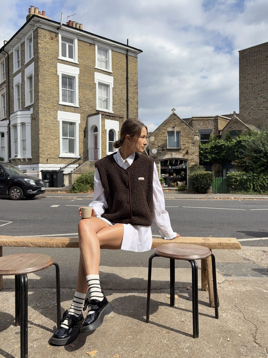Happy Mess Merino Weste | Chocolate Brown Aufgeweckt