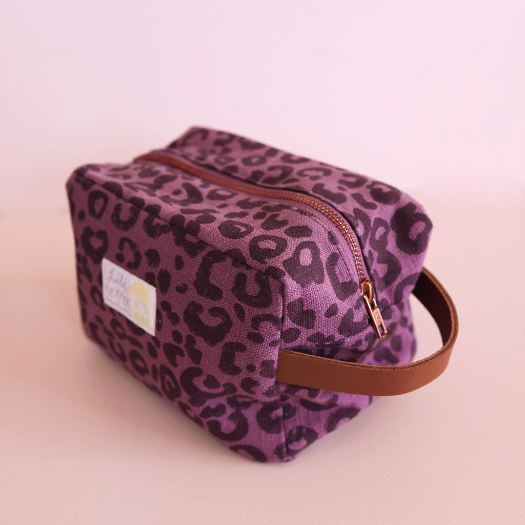 Lili Pepper Blockprint Necessaire | Leo Purple Aufgeweckt