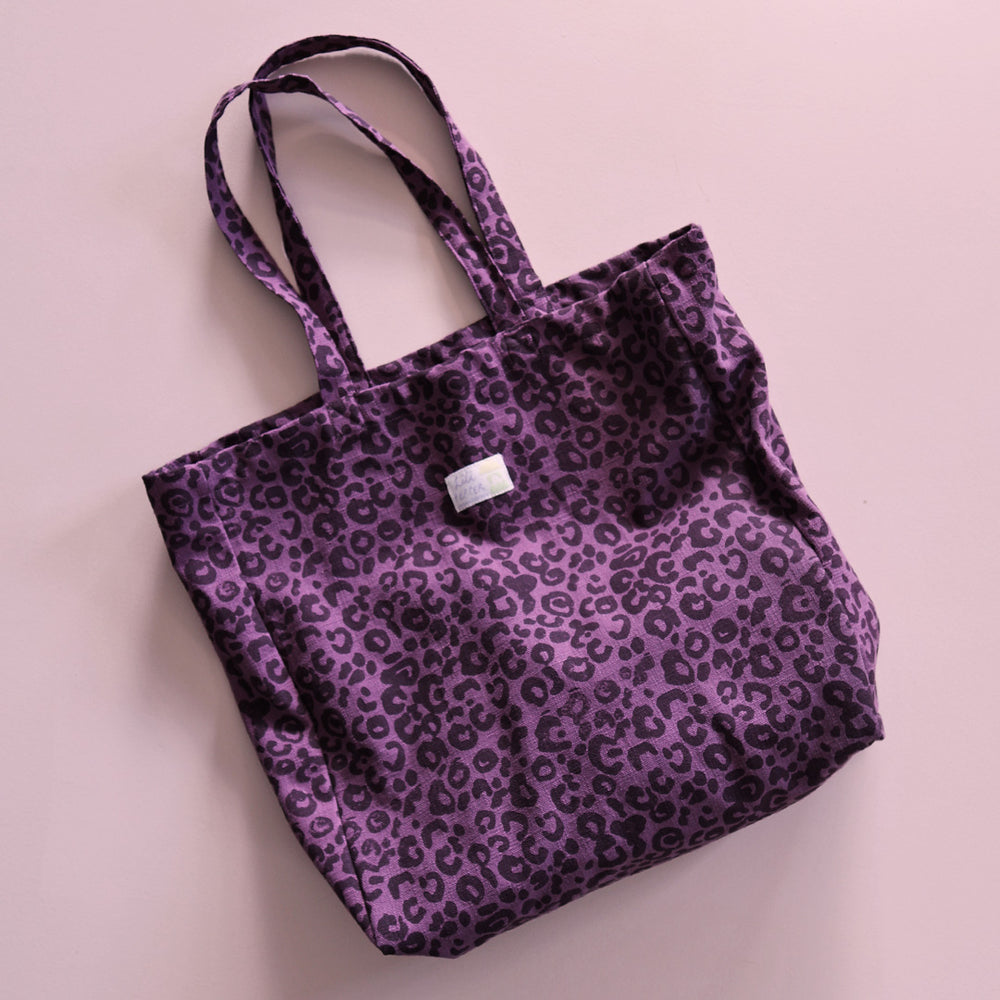 Lili Pepper Tote bag | Leo Purple Aufgeweckt