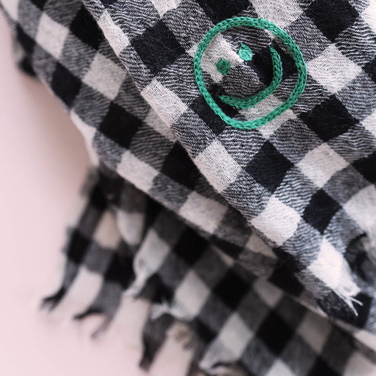 Lili Pepper Wool Scarf | Check Black Aufgeweckt