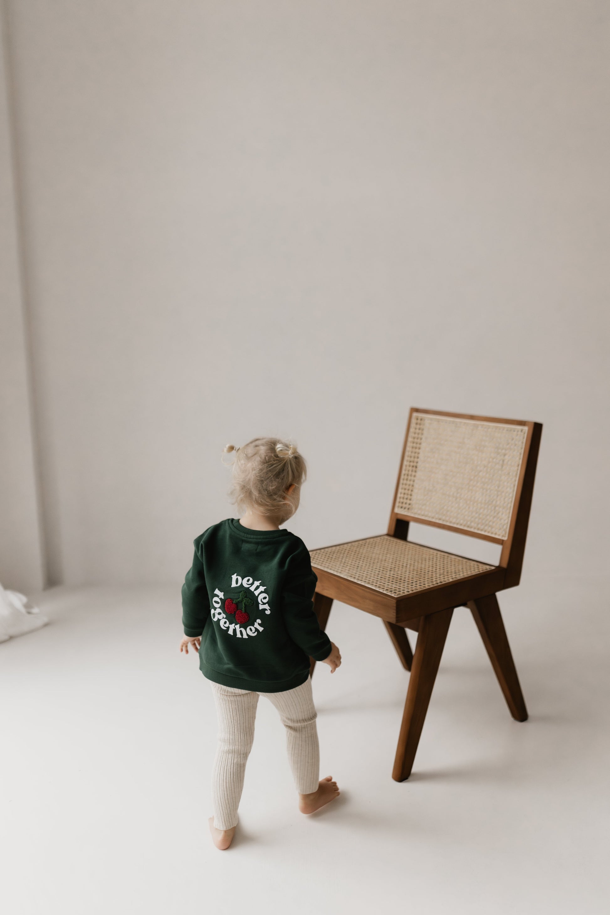 romi. Kids Sweater better together | forrest Aufgeweckt