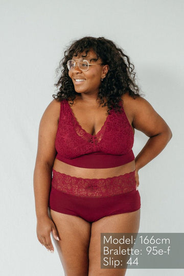 Nelly High-Waist Slip – Ruby Red