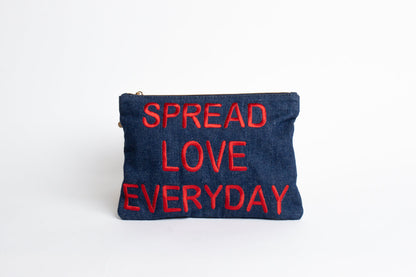 YOOMEE Pouch – MOUHIM Denim – Spread Love Everyday Aufgeweckt