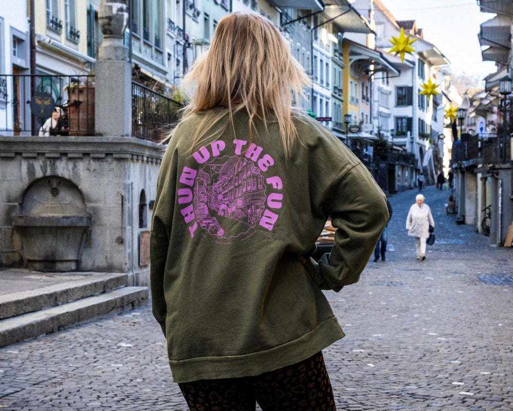 Aufgeweckt Jubiläumssweater | THUN UP THE FUN Aufgeweckt