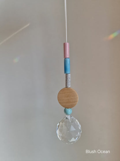 Orvokki Suncatcher | verschiedene Farben Aufgeweckt
