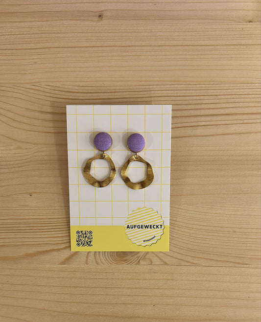 Aufgeweckt Ohrstecker mit Anhänger| Statement Piece Gold lila Aufgeweckt