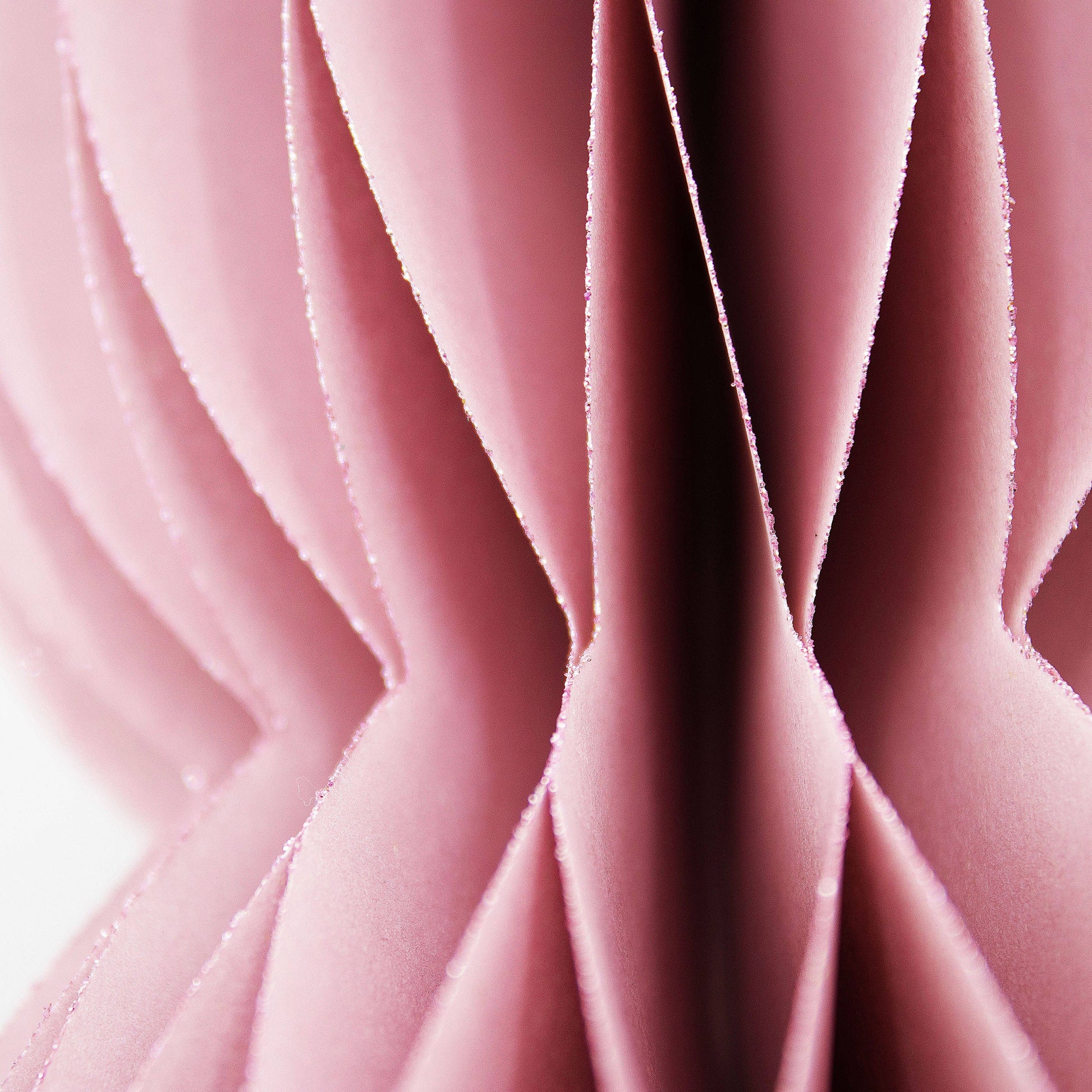 by Vivi. Osterhase aus Papier 60 cm Rosa Aufgeweckt