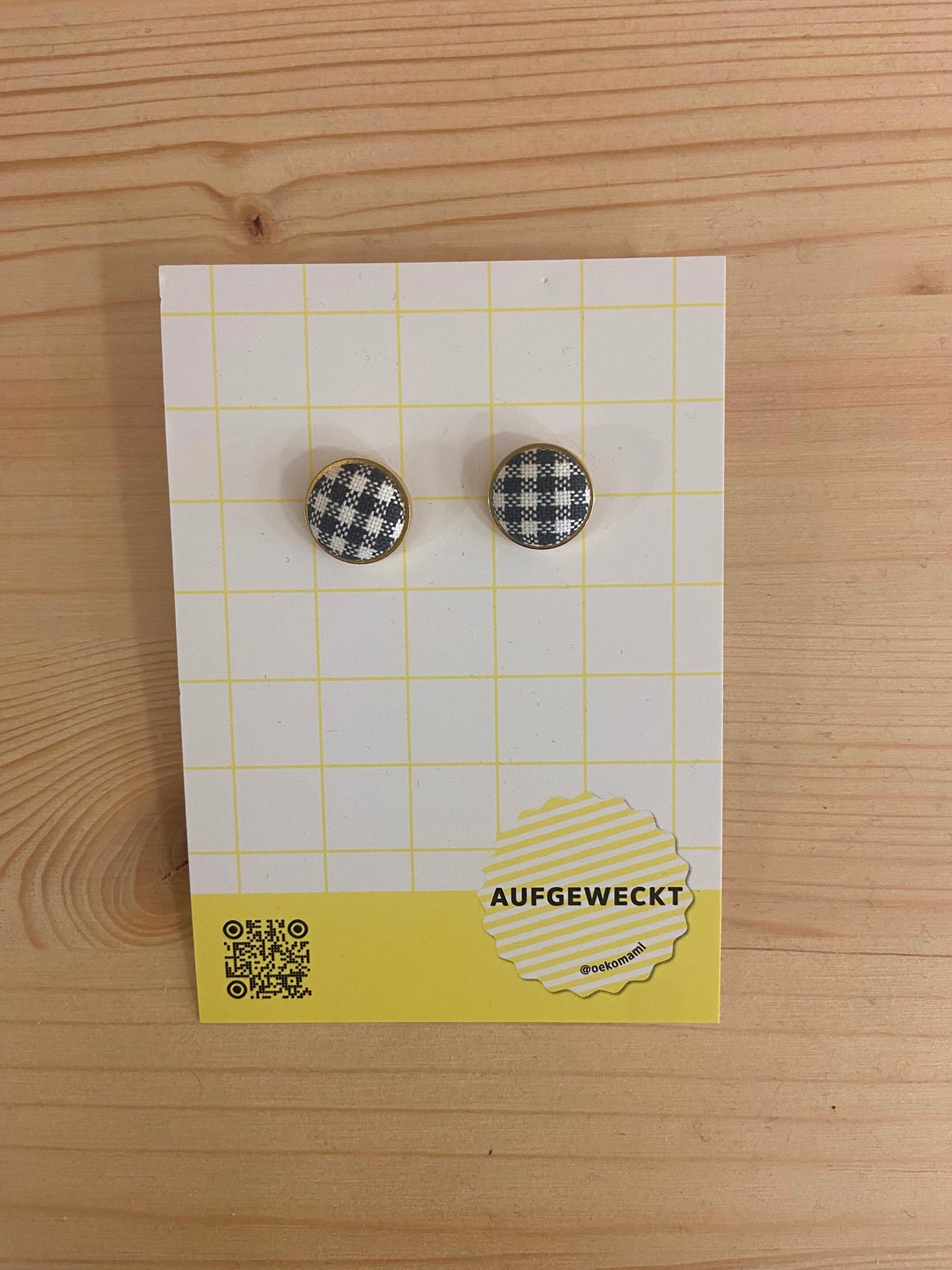 Aufgeweckt Ohrstecker klein | Gold Karomuster schwarz/weiss Aufgeweckt