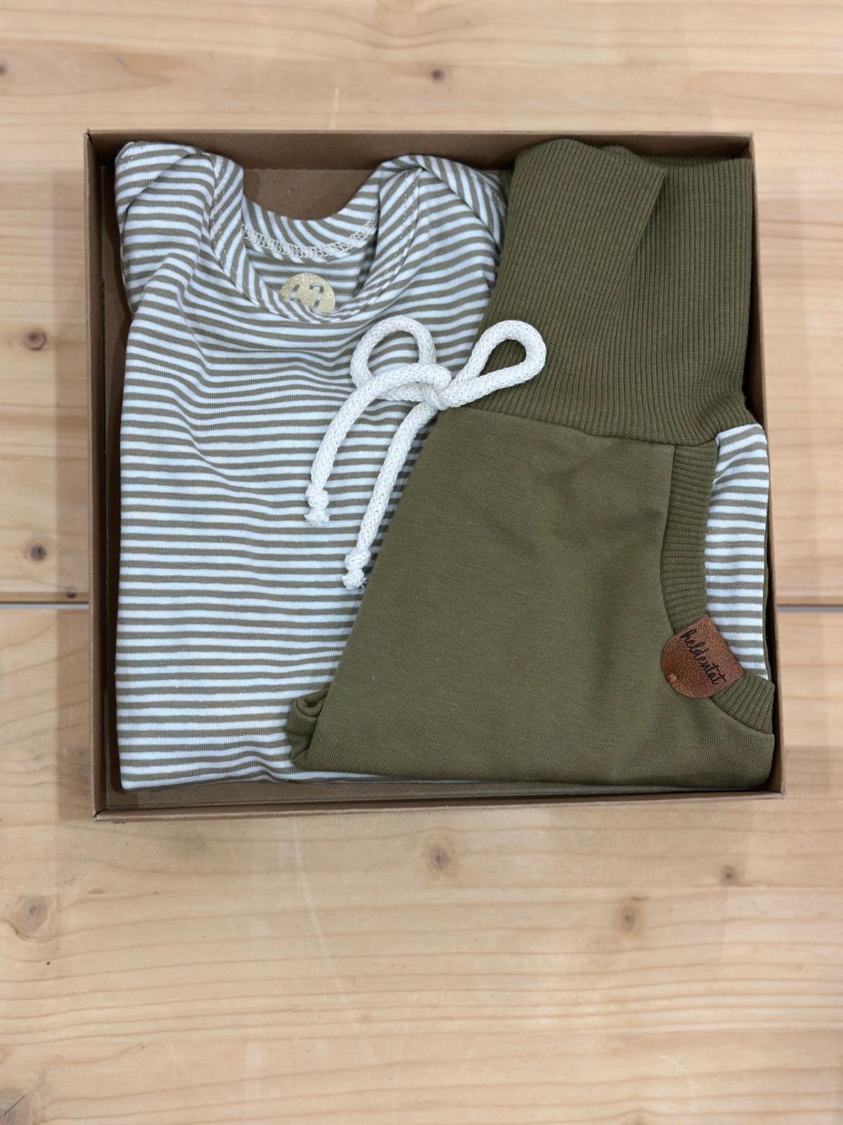 Heldentat Babyset | Green stripes Aufgeweckt