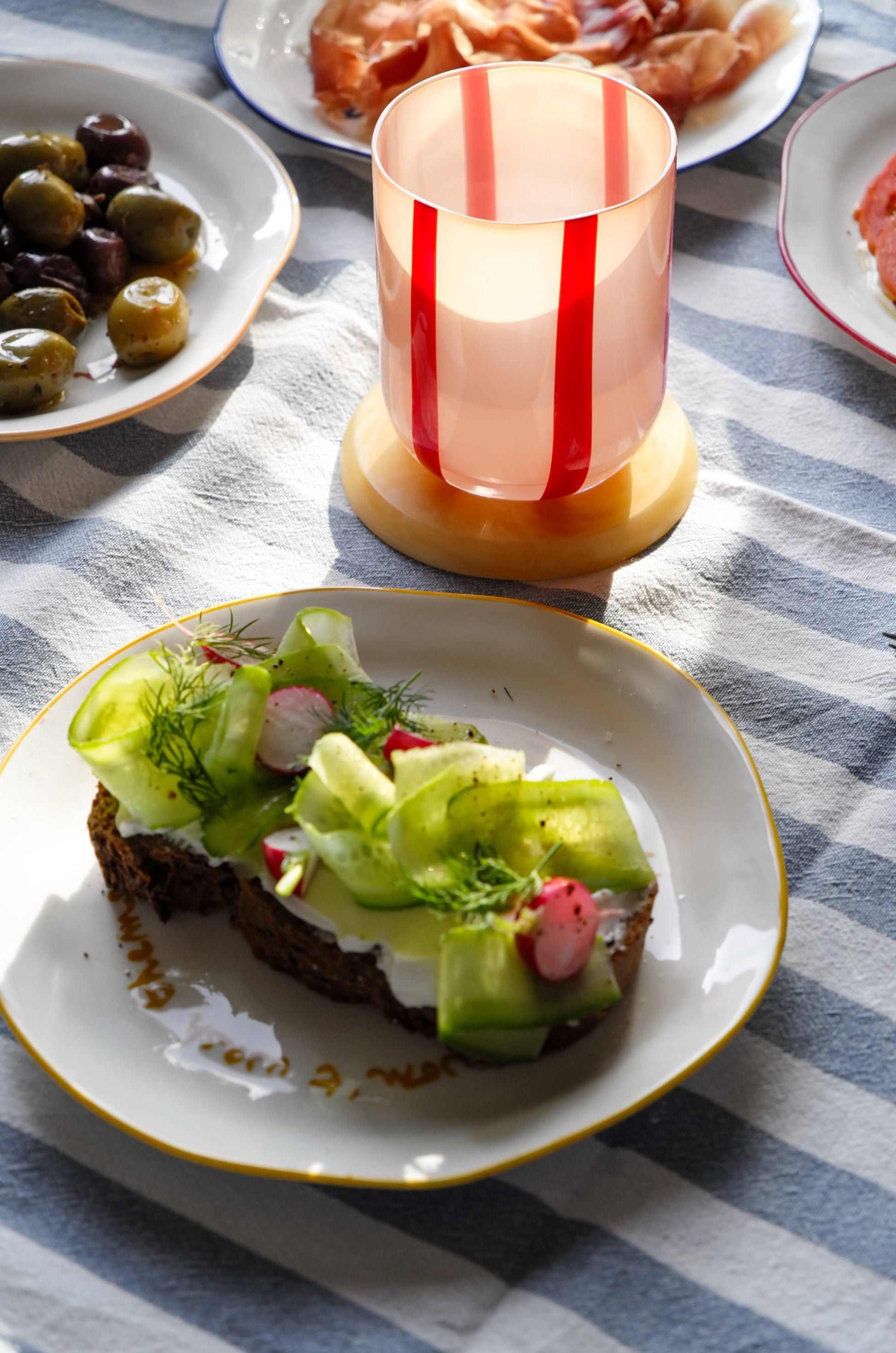 MÆGEN Glas | Atina – Rosa und Rot Aufgeweckt