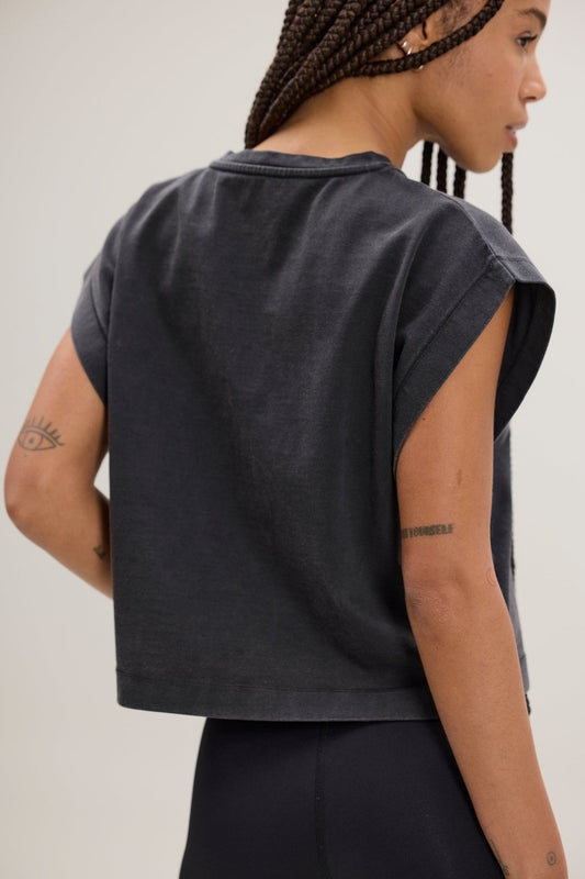 Hey Honey Cropped Shirt – Schwarz Aufgeweckt