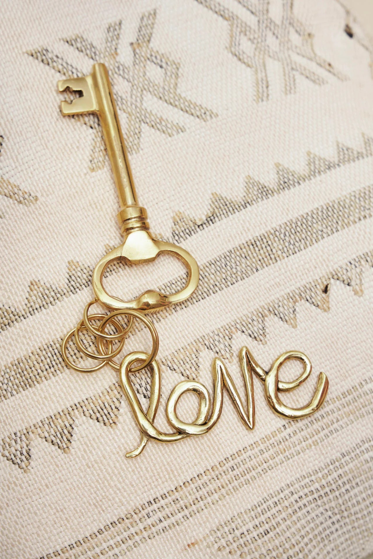 YOOMEE Key Pendant – MOUNA – Love Aufgeweckt