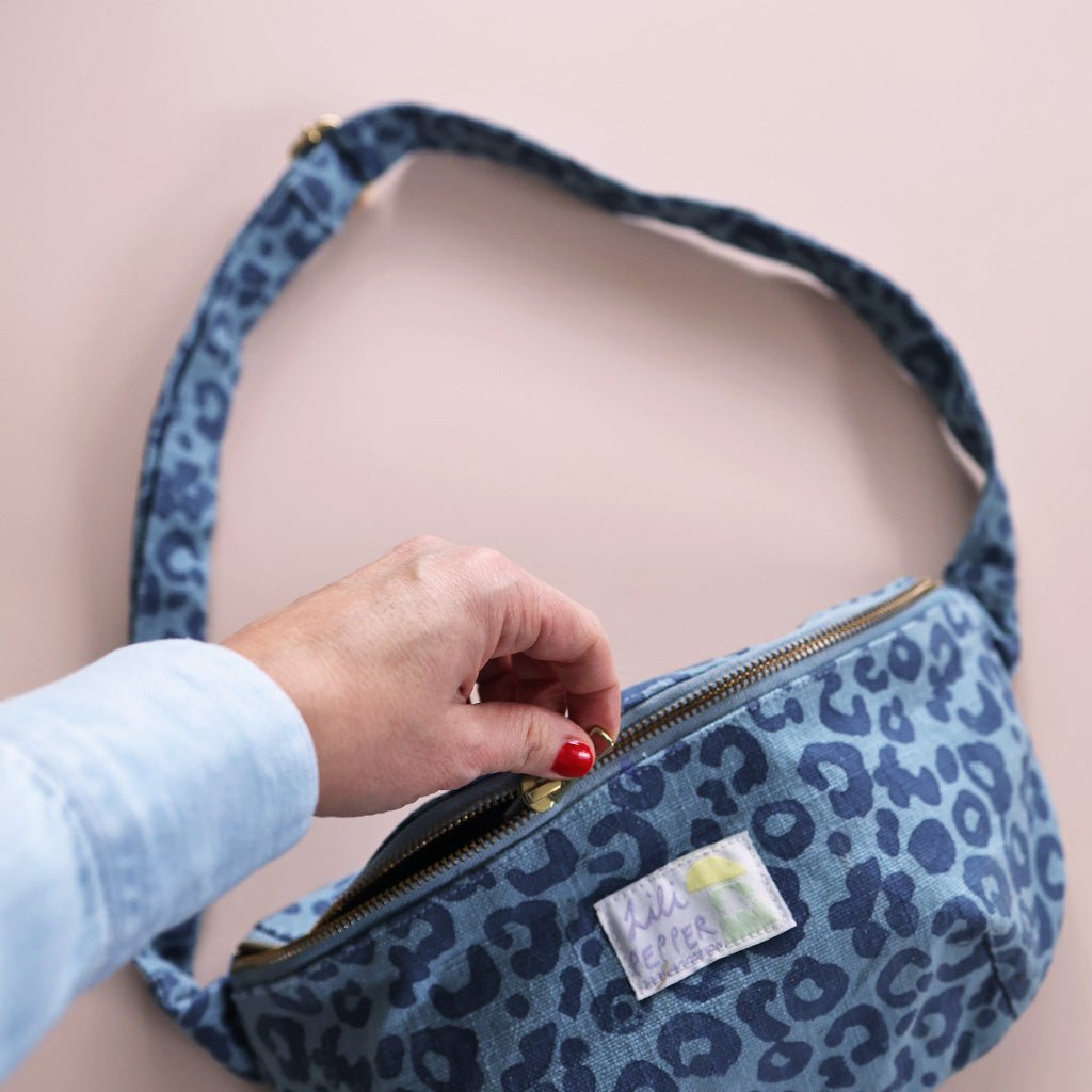 Lili Pepper Shoulder bag Leo Aufgeweckt