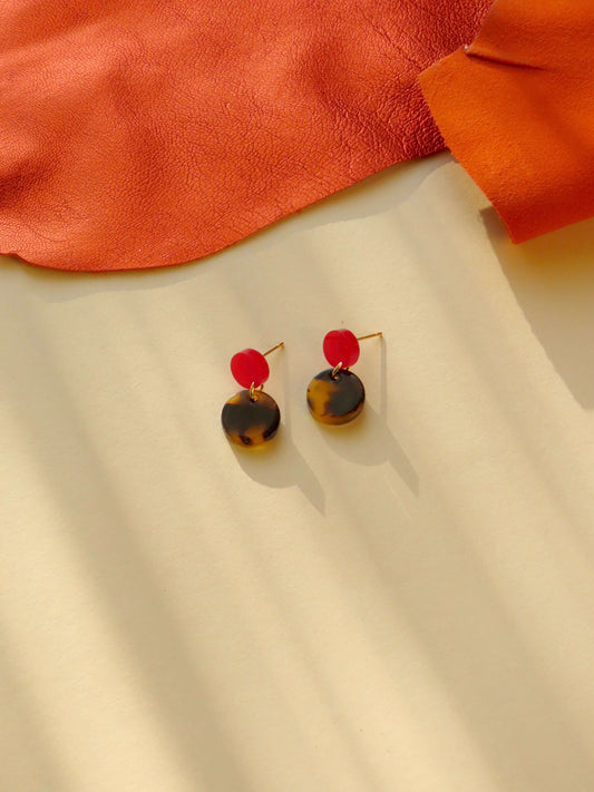 Tiny Leo Dots Bogen Ohrringe – Rot