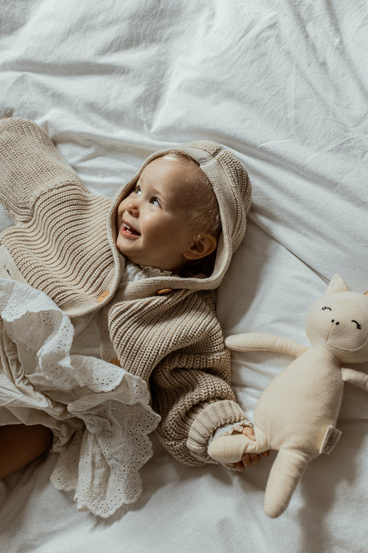 romi. Chunky Knit Cardigan | Oat Aufgeweckt