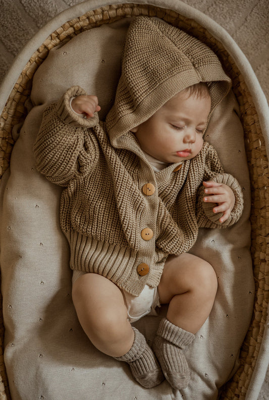 romi. Chunky Knit Cardigan | Sand Aufgeweckt