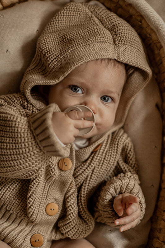 romi. Chunky Knit Cardigan | Sand Aufgeweckt